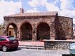 Orosei: chiesa di Santu Sostianu: il portici esterni
