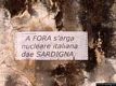 Bosa: chiesa di San Pietro: un cartello sull’opposizione della popolazione sarda a fare della Sardegna la pattumiera nucleare d’Italia