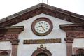 Ittiri: chiesa parrocchiale di San Pietro in Vincoli: orologio sulla facciata