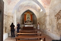 Oliena-chiesa campestre di Nostra Signora della Pietà: interno verso il presbiterio