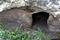 Osilo-Necropoli di Badde Inza: ingresso della grotta 9