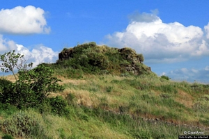 Ploaghe-resti del nuraghe complesso Attentu