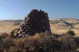 Semestene-resti del nuraghe loschiri chiamato anche S’Iscala ’e Pedra