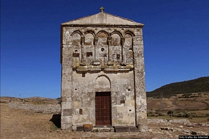 Semestene: Chiesa di San Nicola di Trullas: la facciata