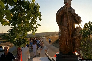 Semestene-Festa di San Nicola di Trullas: trasporto di San Nicola Vescovo verso la chiesa parrocchiale