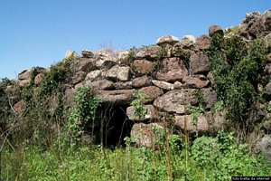 Semestene-resti del nuraghe de Iscolca